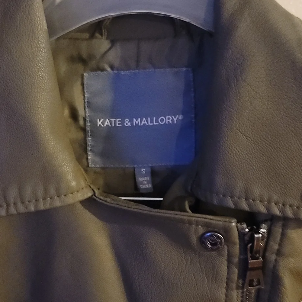 Coat - Picture 2 of 4